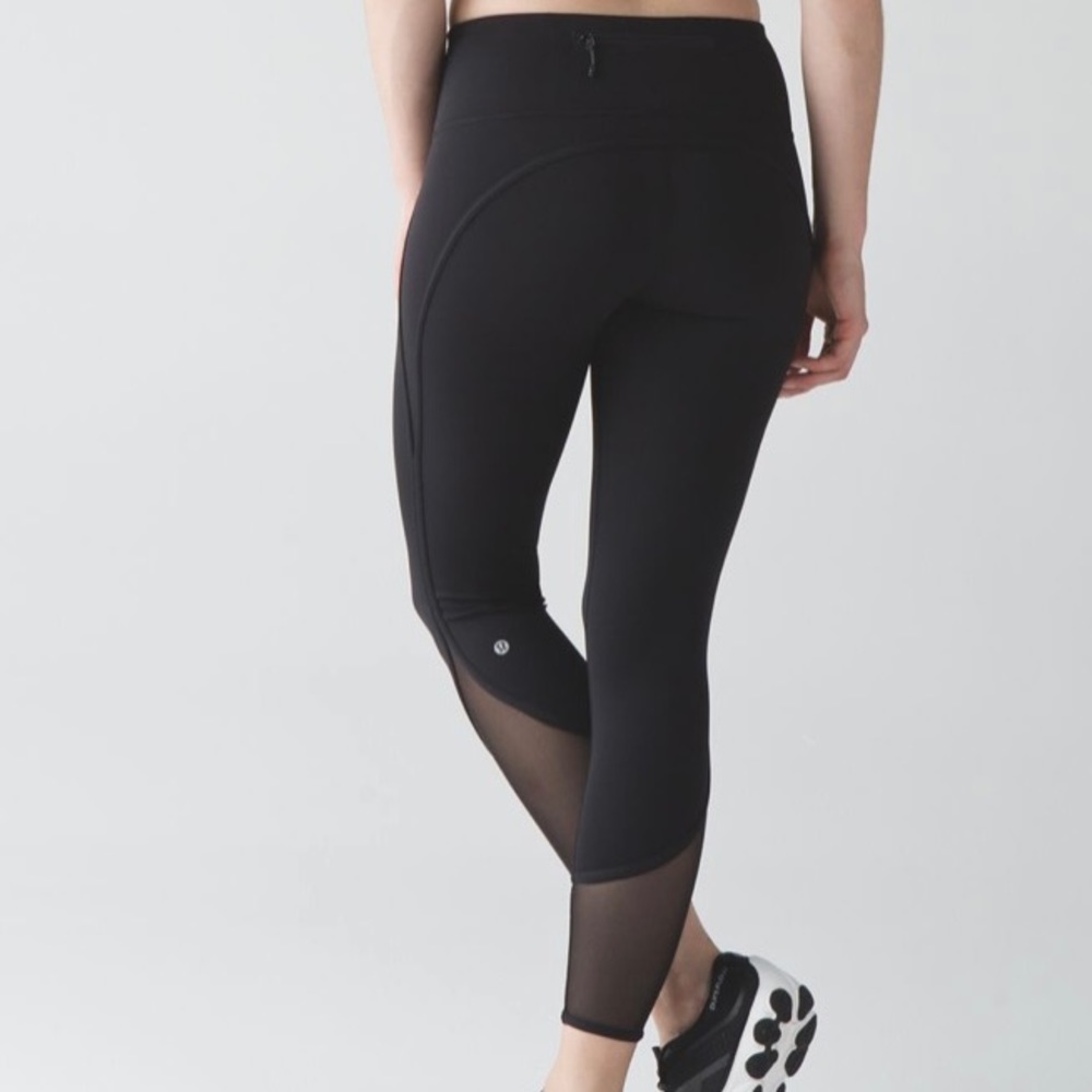 Like New🌟Full Length Legging w Mesh Cut Outs